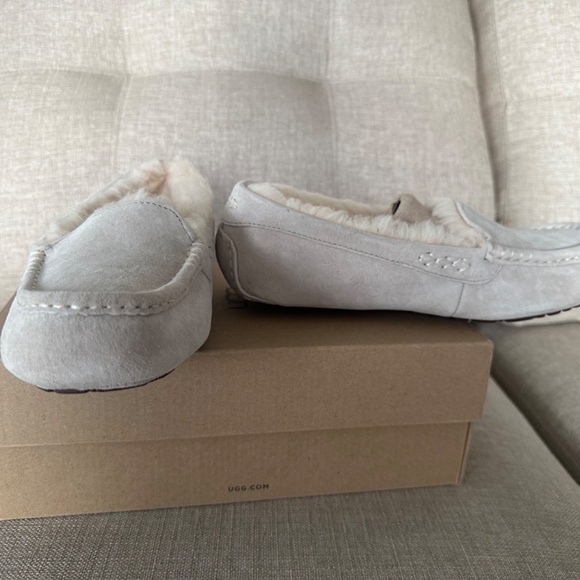 UGG Ansley Shoes Brand New In Box - Picture 4 of 8